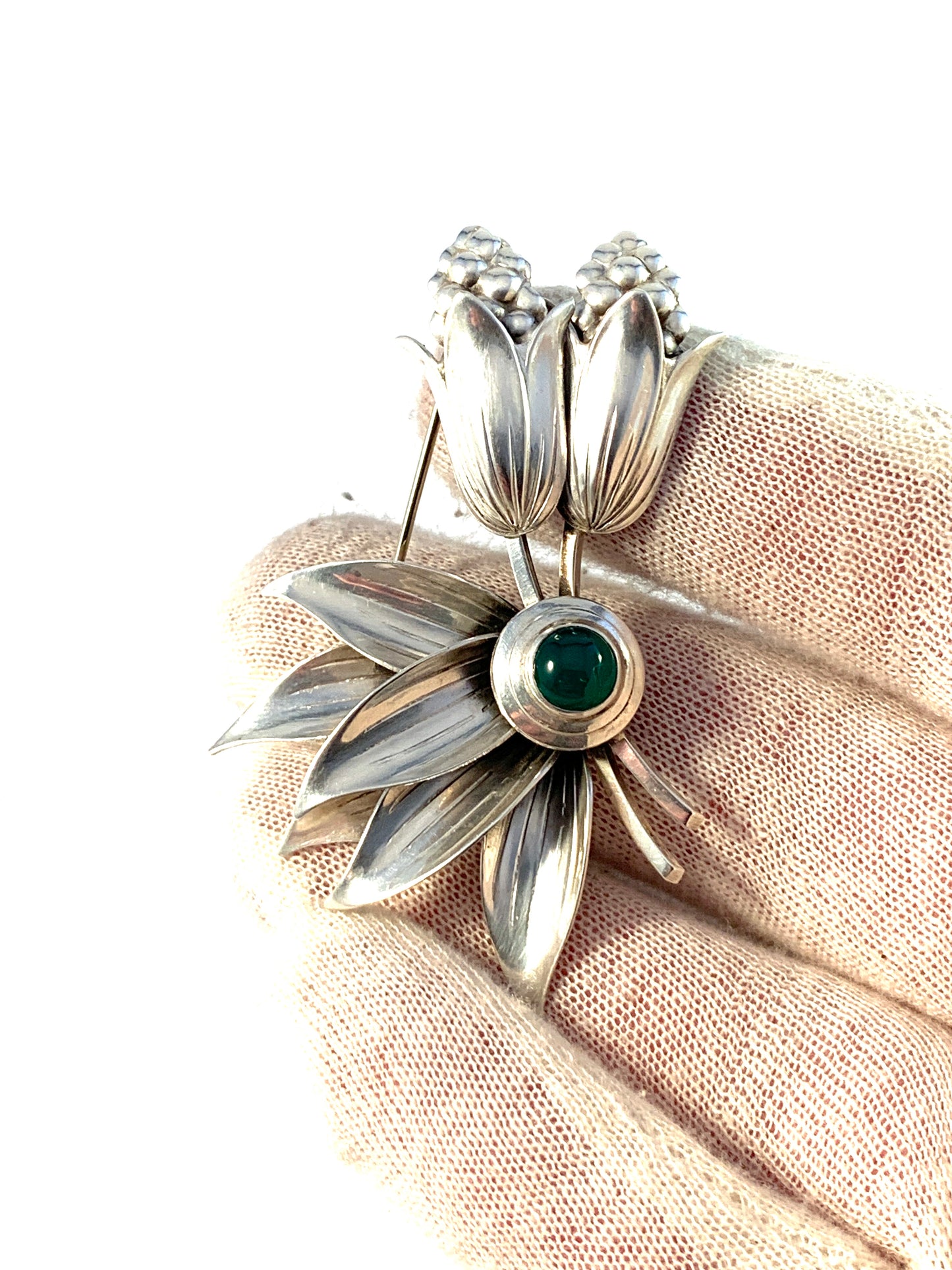 Kaplan, Sweden 1955. Large Vintage Sterling Silver Chrysoprase Flower Brooch