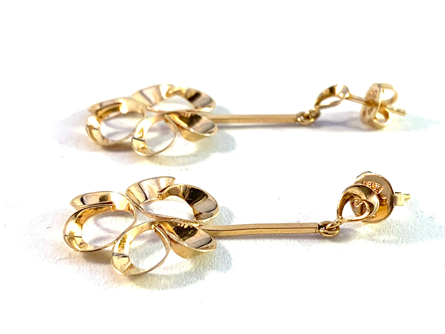 Alton, Sweden Vintage Modernist 18k Gold Dangle Earrings.