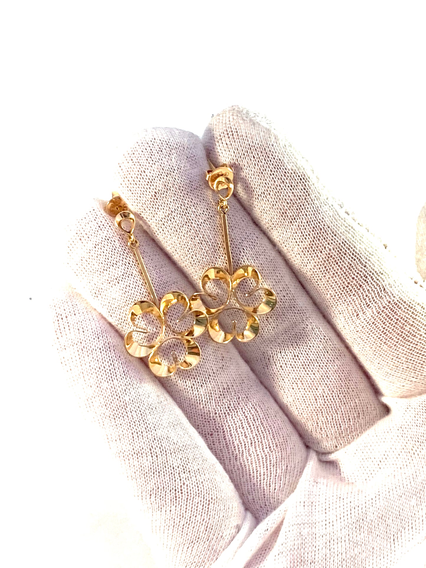 Alton, Sweden Vintage Modernist 18k Gold Dangle Earrings.