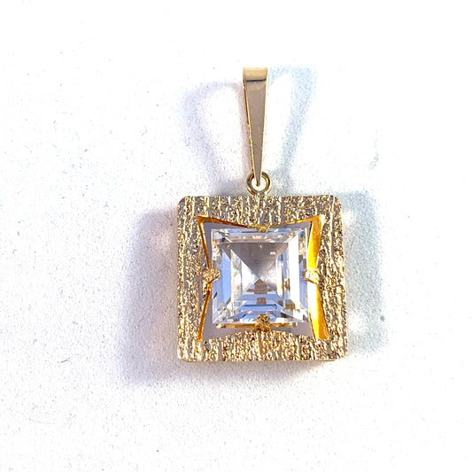 Arvo Saarela, Sweden (1948-1978) 18K Gold Rock Crystal Pendant.