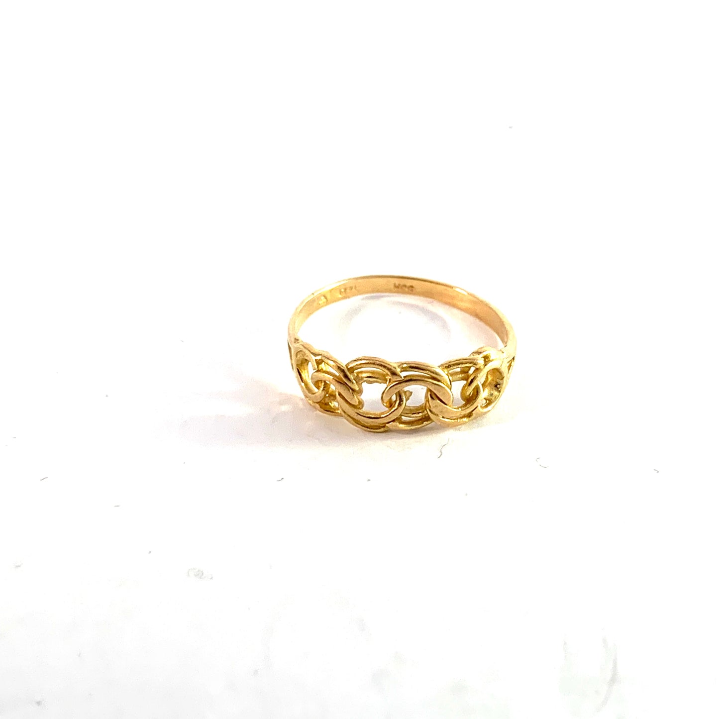 Hedberg, Sweden c 1970s. Vintage 18k Gold Bismarck Ring.