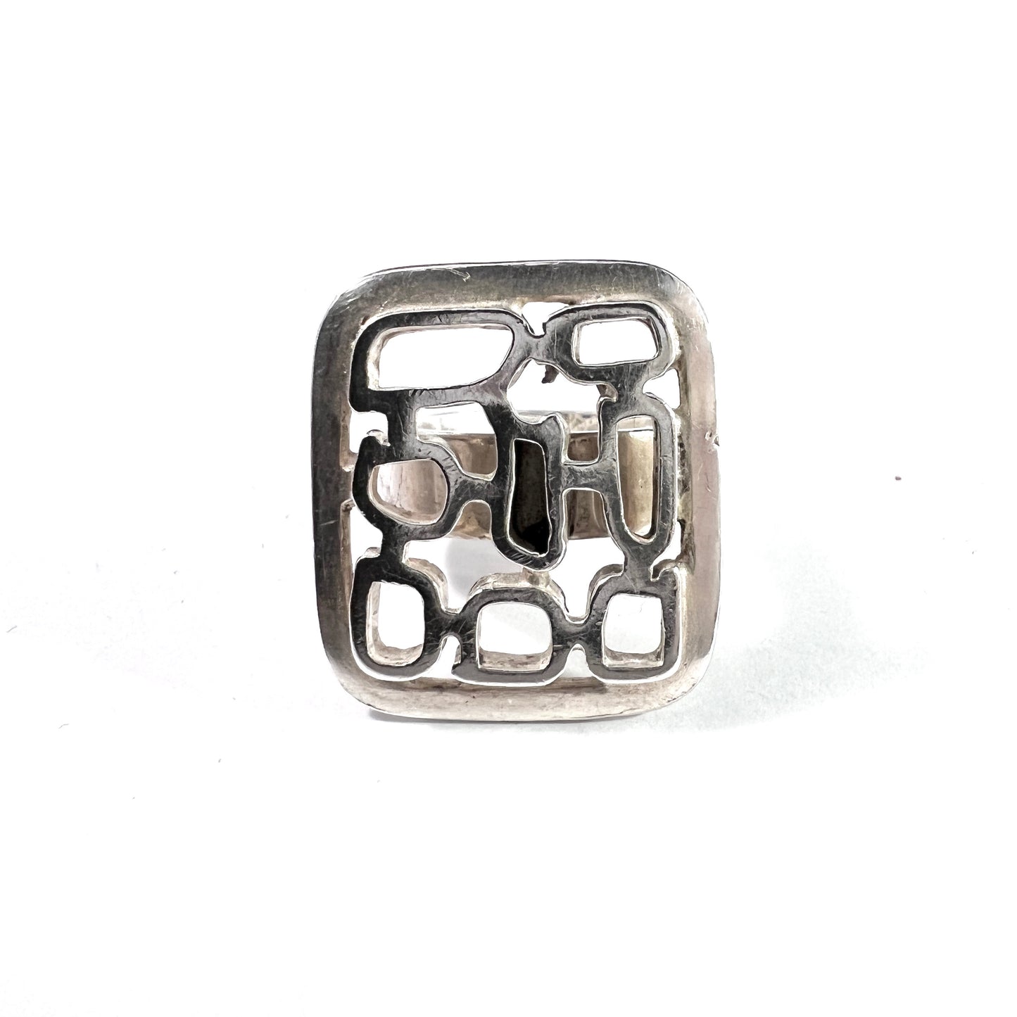 Bengt Hallberg, Sweden 1970. Vintage Modernist Solid 830 Silver Ring.