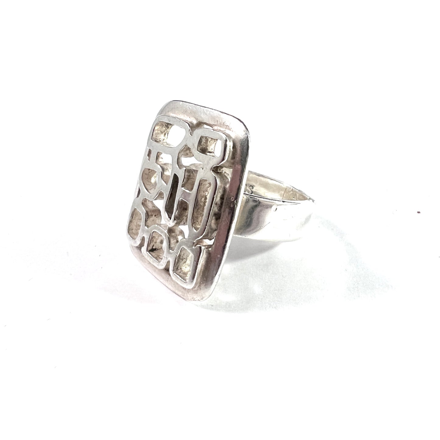 Bengt Hallberg, Sweden 1970. Vintage Modernist Solid 830 Silver Ring.