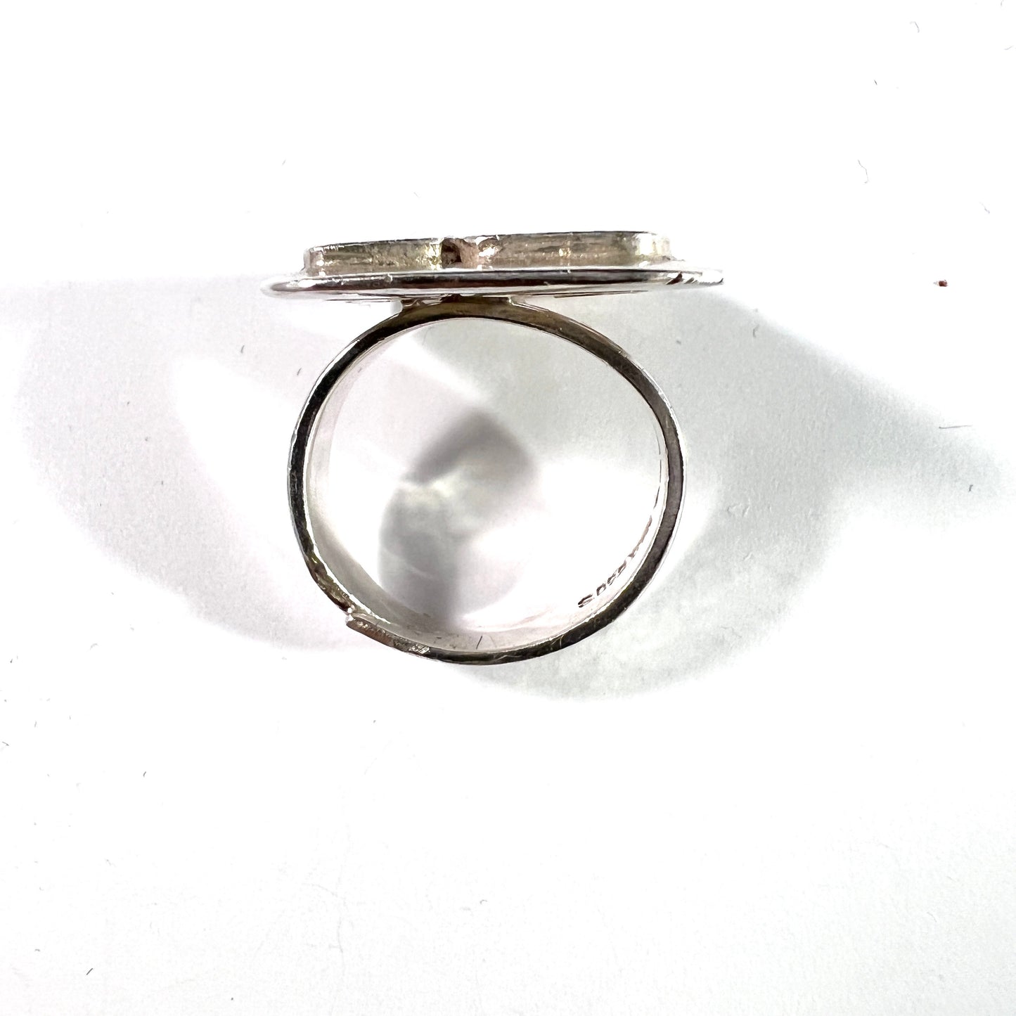 Bengt Hallberg, Sweden 1970. Vintage Modernist Solid 830 Silver Ring.