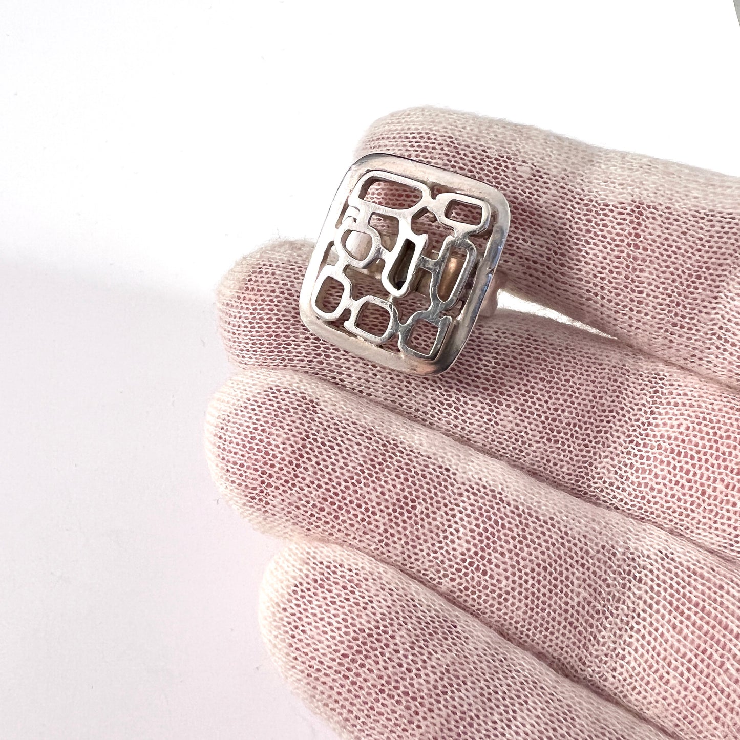 Bengt Hallberg, Sweden 1970. Vintage Modernist Solid 830 Silver Ring.