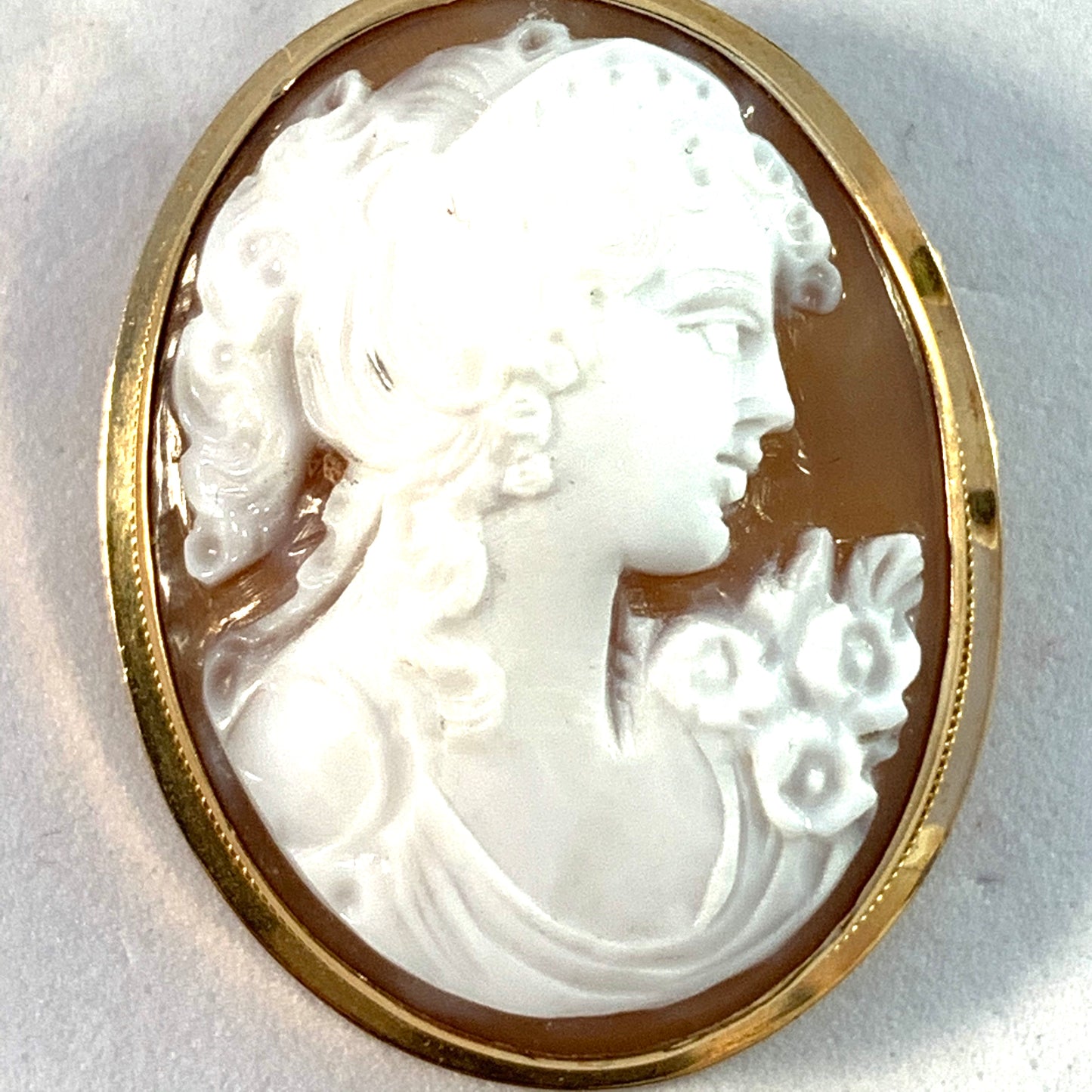 Naples, Italy Vintage 18k Gold Cameo Brooch Pendant.