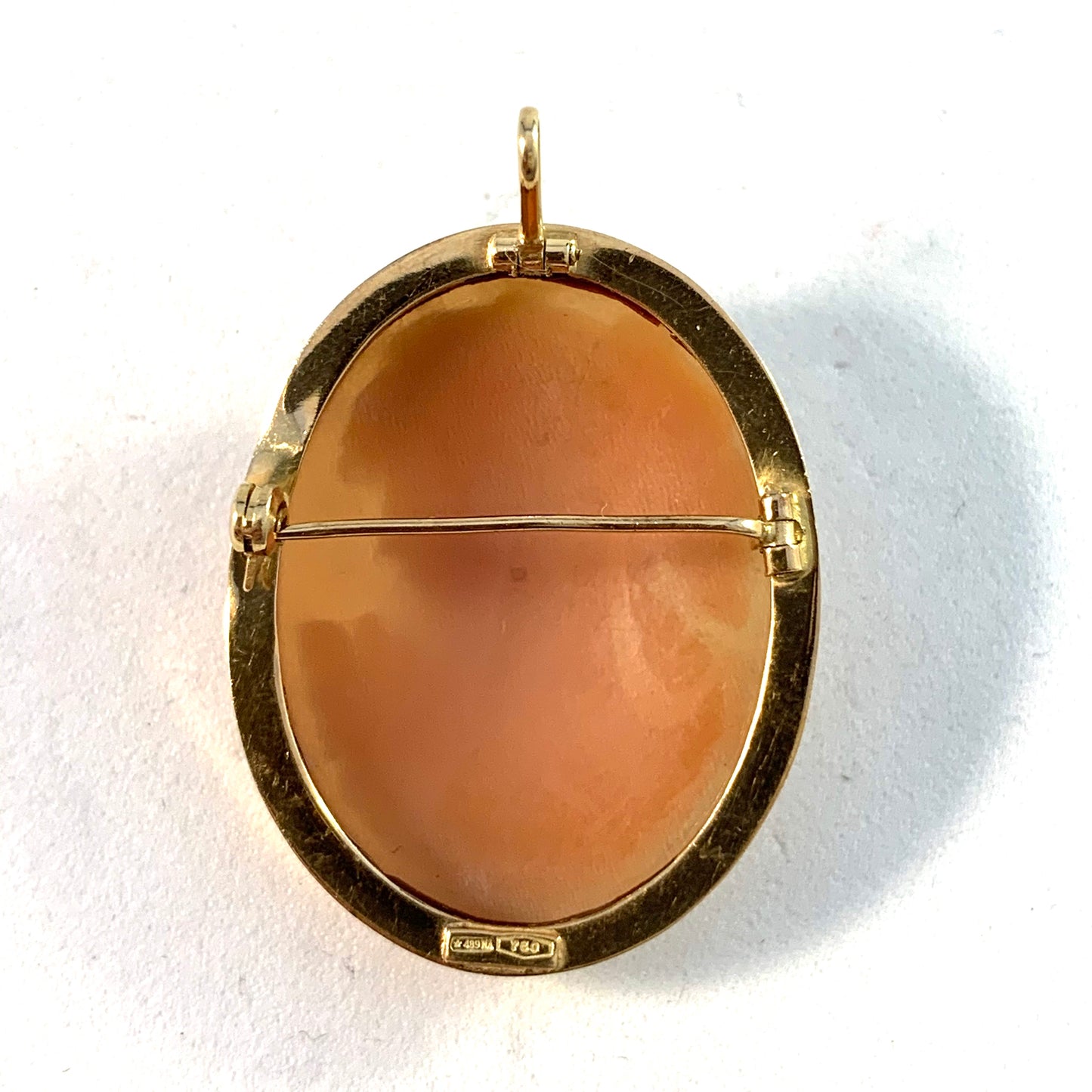 Naples, Italy Vintage 18k Gold Cameo Brooch Pendant.