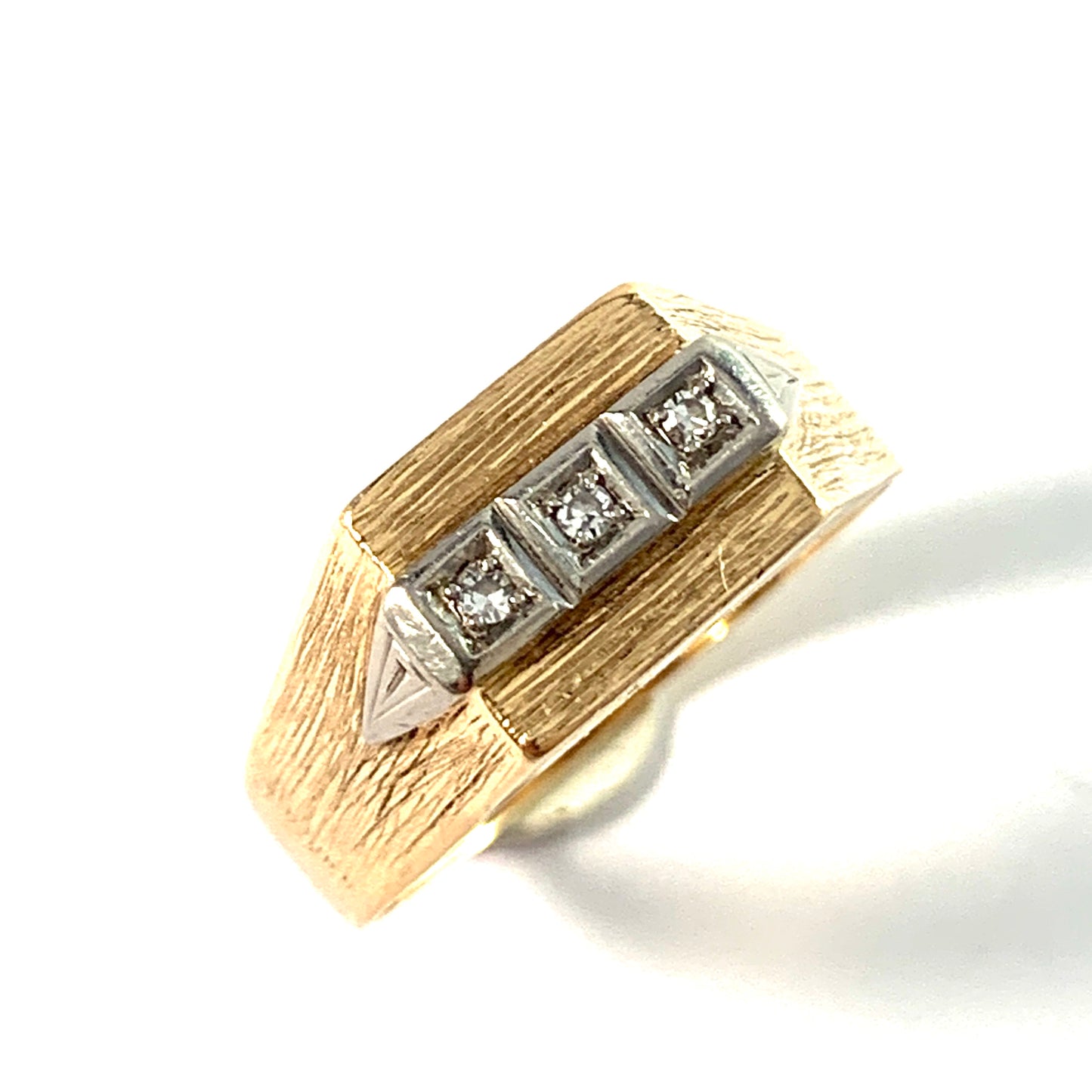 Atelje Stigbert, Sweden 1969. Vintage 18k Gold Diamond Ring.