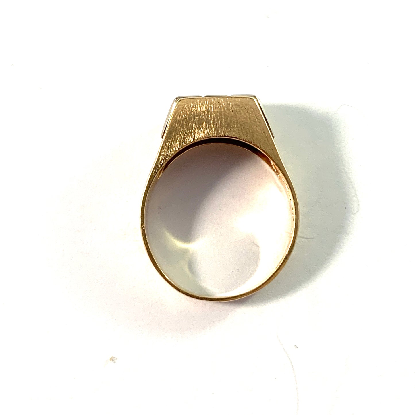 Atelje Stigbert, Sweden 1969. Vintage 18k Gold Diamond Ring.