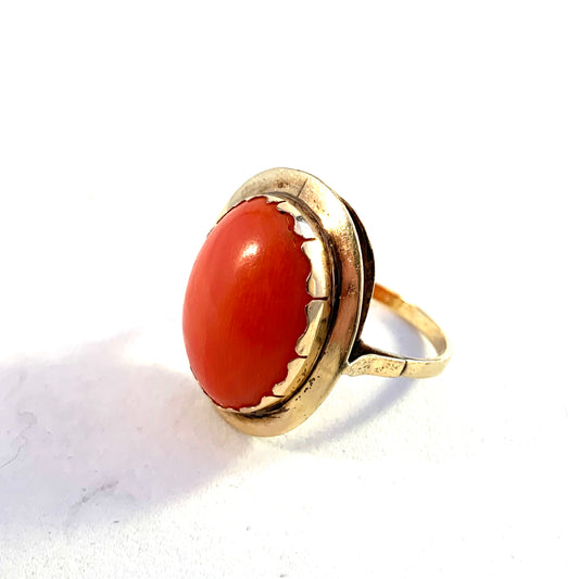 Vintage 1940s 18k Gold Coral Ring. South Europe.