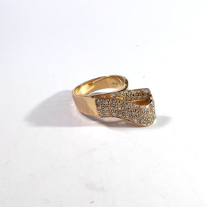 Vintage 18k Gold Diamond Cluster Ring.