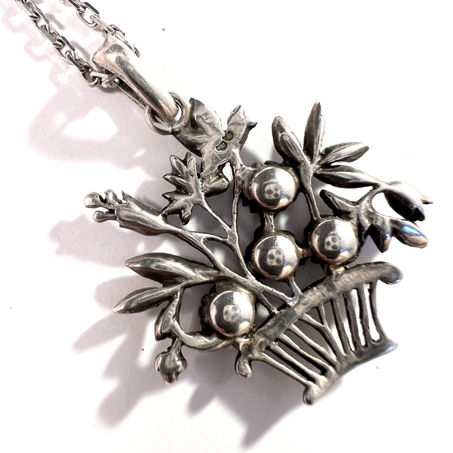 France c 1910. Antique Edwardian Silver Coloured Paste Flower Basket Pendant Necklace.