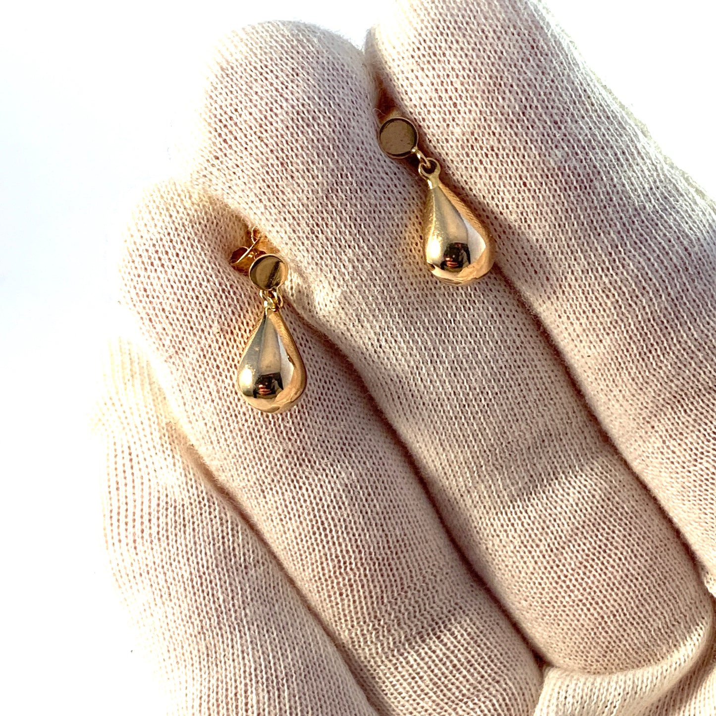 Vintage Mid Century 18k Gold Drop Earrings.