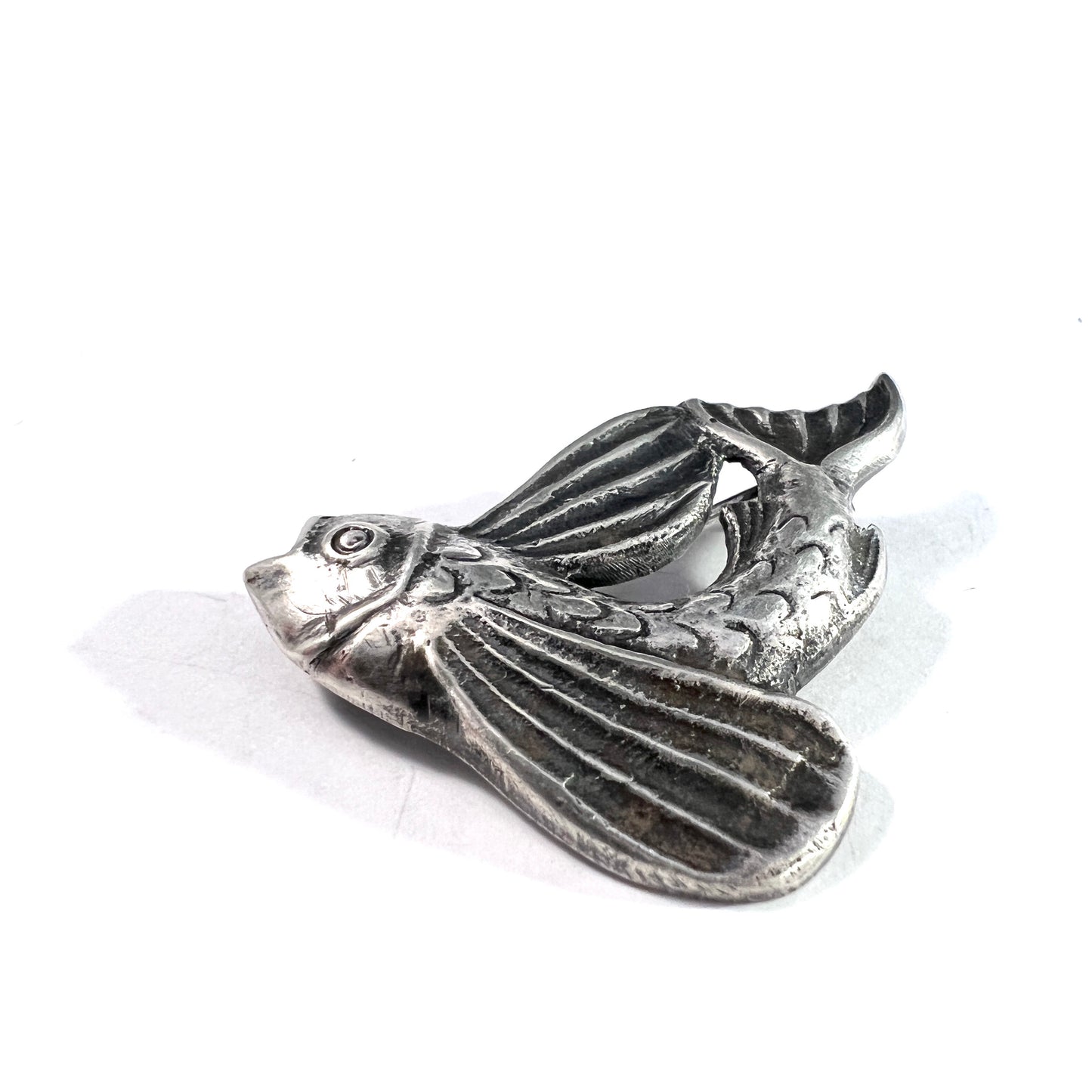 Kultajalostamo Oy, Finland 1946. Vintage Solid Silver Fish Brooch.