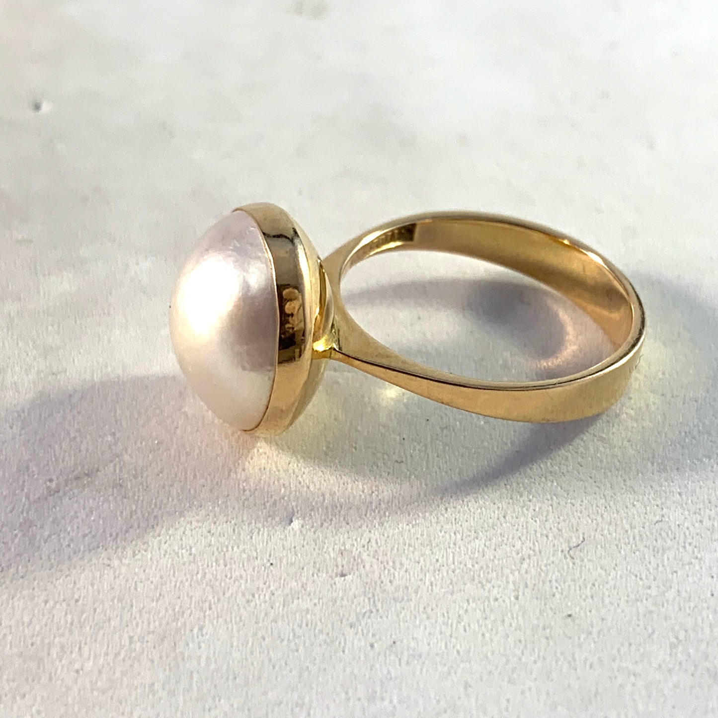 Atelje Stigbert, Sweden 1966 Vintage 18k Gold Mabe Pearl Ring. Signed