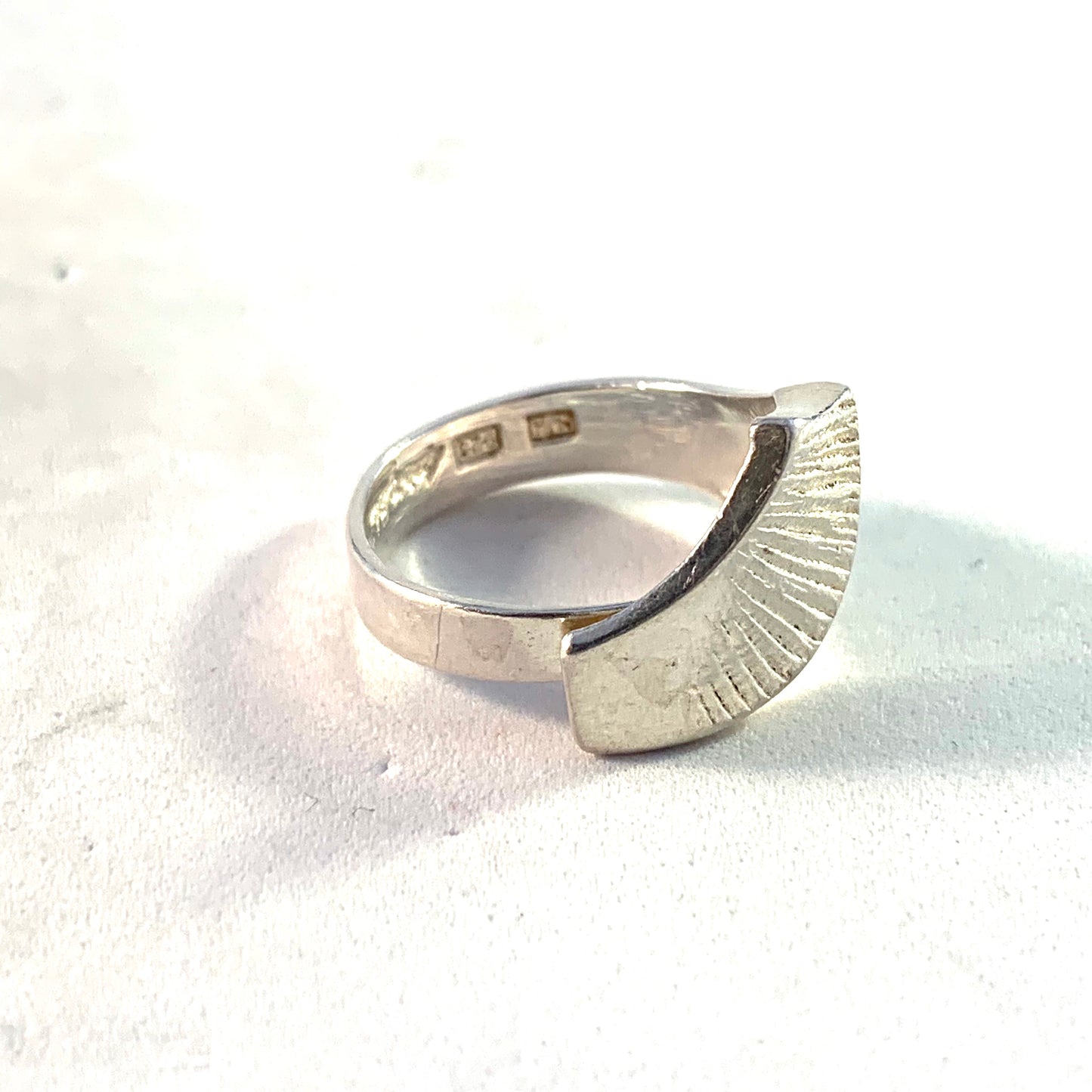 Matti Hyvärinen Finland Vintage Modernist Sterling Silver Ring. Signed