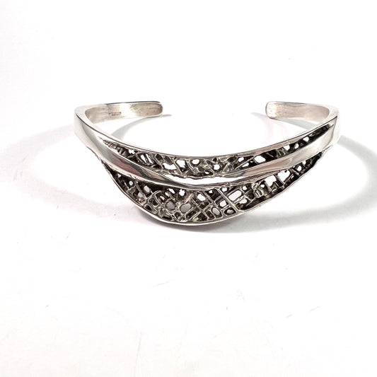 Finland. Vintage Modernist Sterling Silver Cuff Bangle Bracelet.