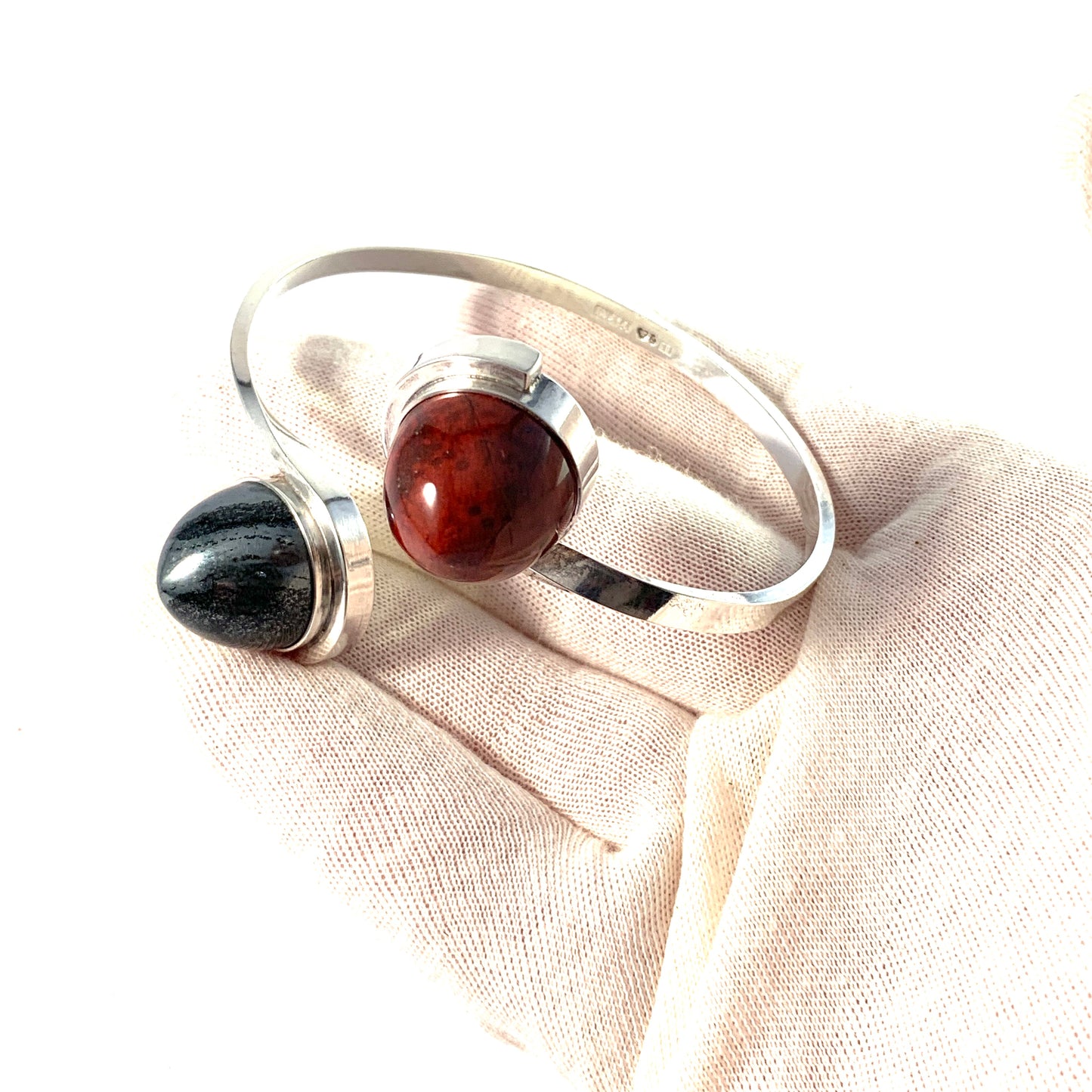 Stenlya, Stockholm 1968. Bold Sterling Silver Iron Ore Porphyry Bangle Bracelet Armring.