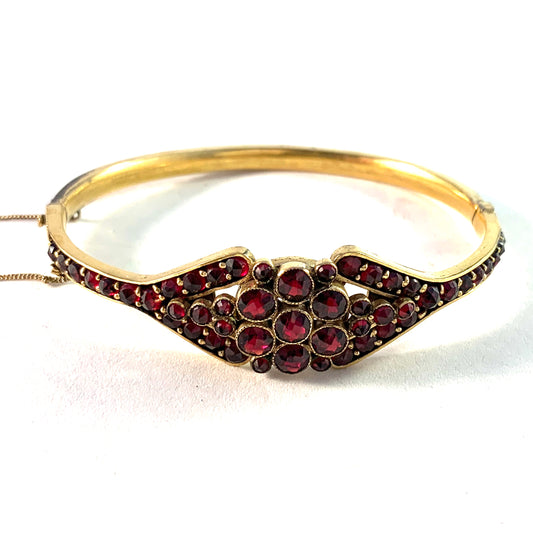 Antique Early 1900s Bohemian Garnet Gilt Metal Bracelet.