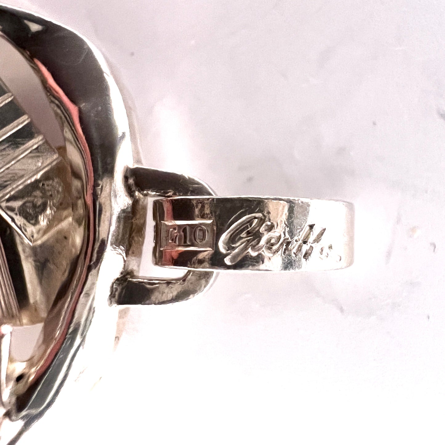 Claes E Giertta, Stockholm 1981. Vintage Sterling Silver Modernist Pendant. Signed.