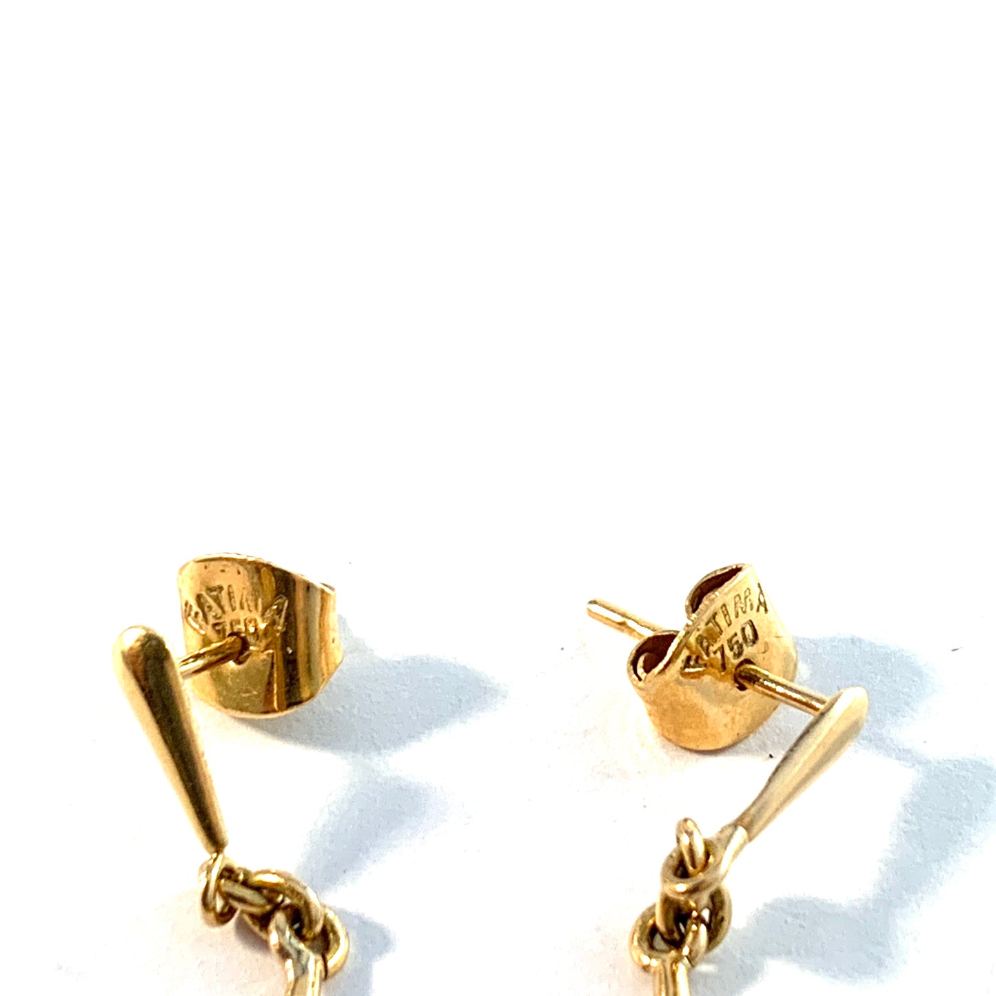 Vintage 18k Gold Cultured Pearl Earrings.