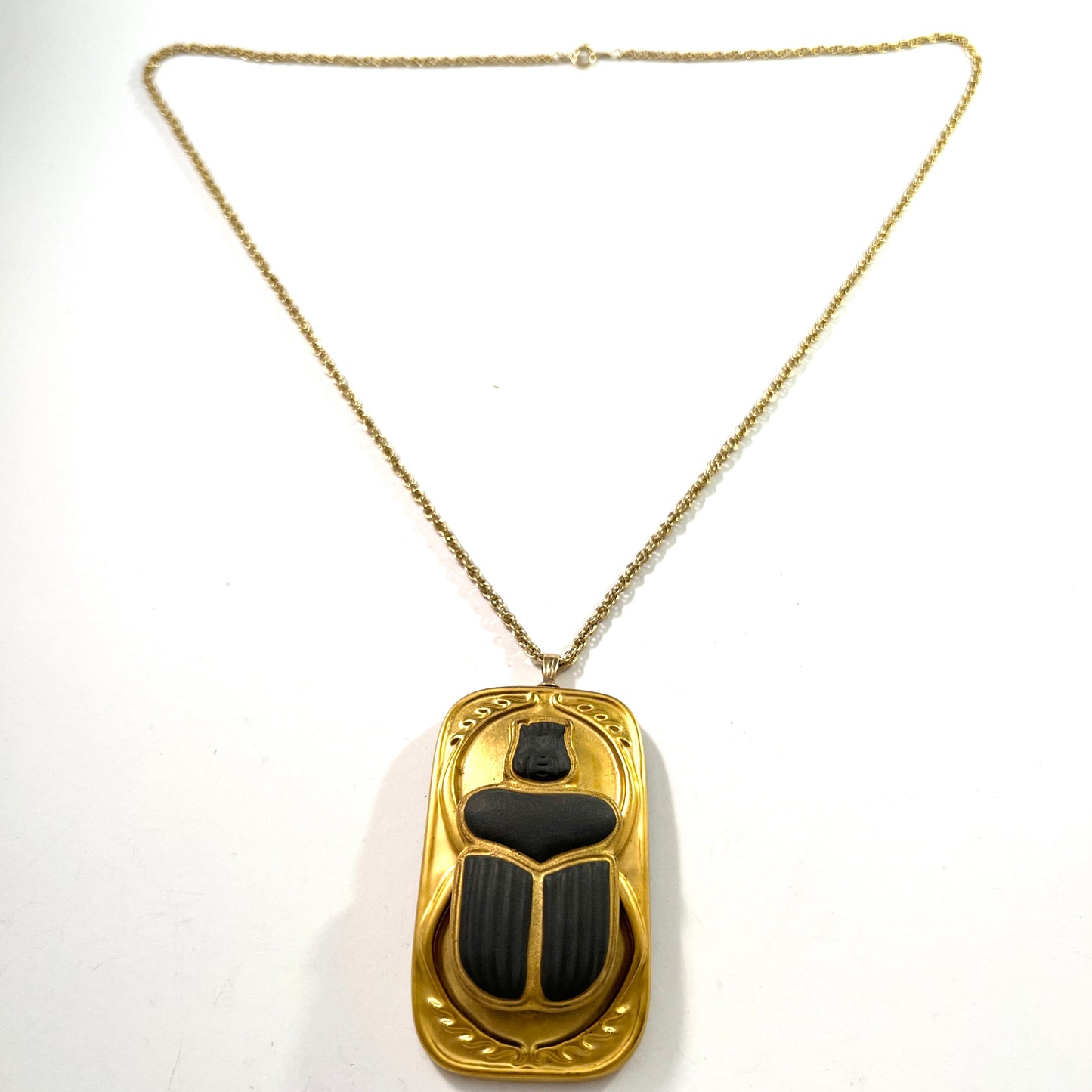 Boehm, USA. Vintage Large Porcelain Scarab Pendant Necklace.