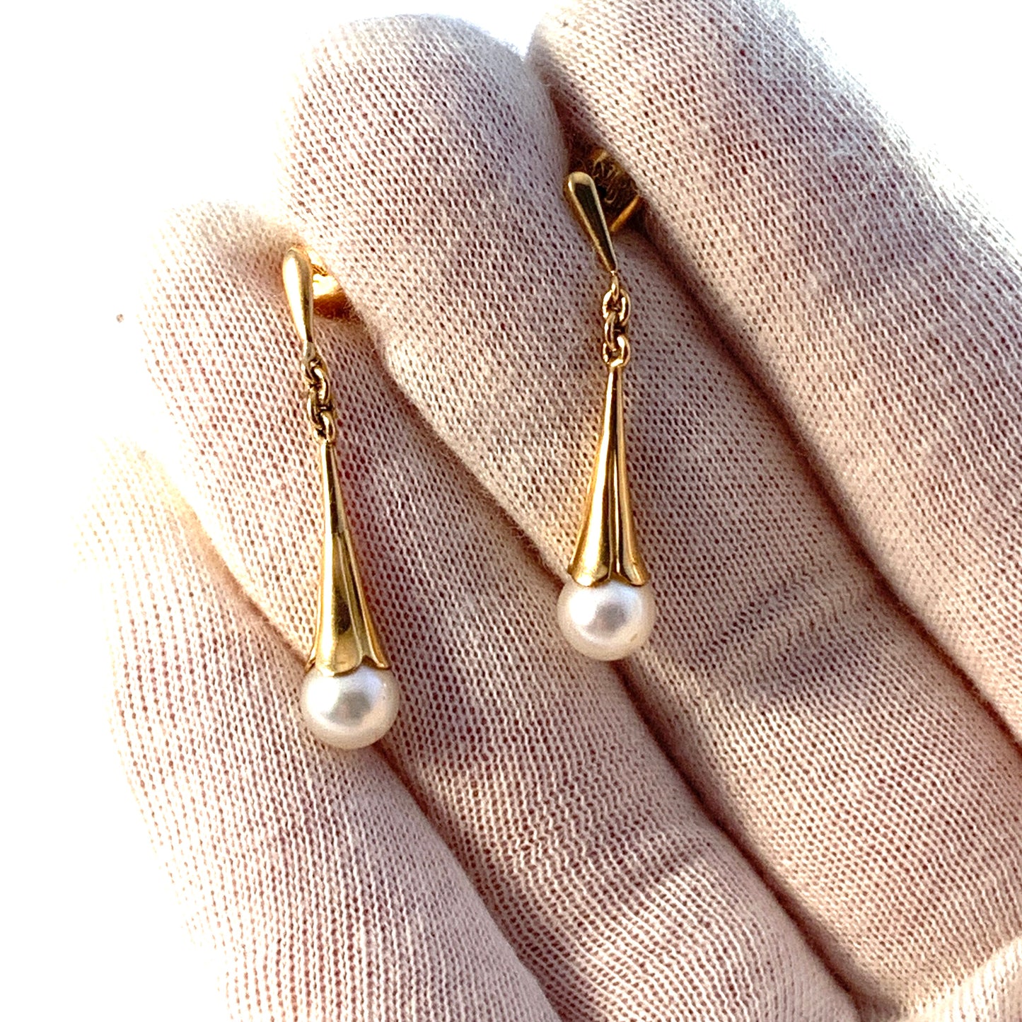 Vintage 18k Gold Cultured Pearl Earrings.