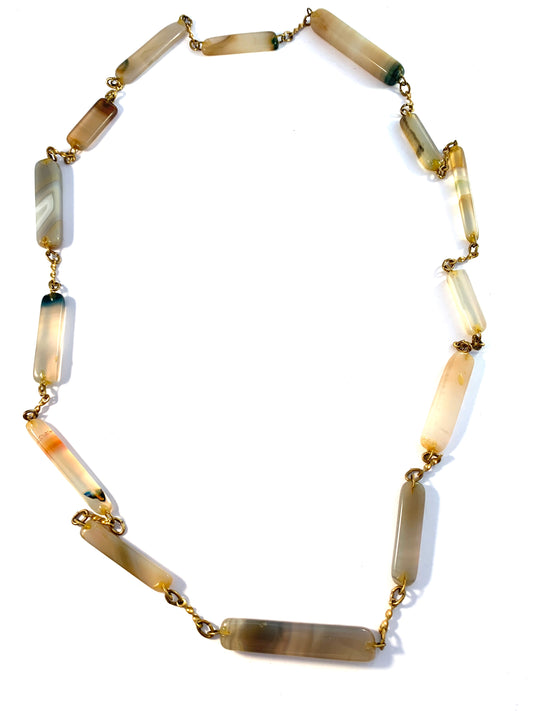 Victorian Late 1800s Agate Gilt Metal Necklace.