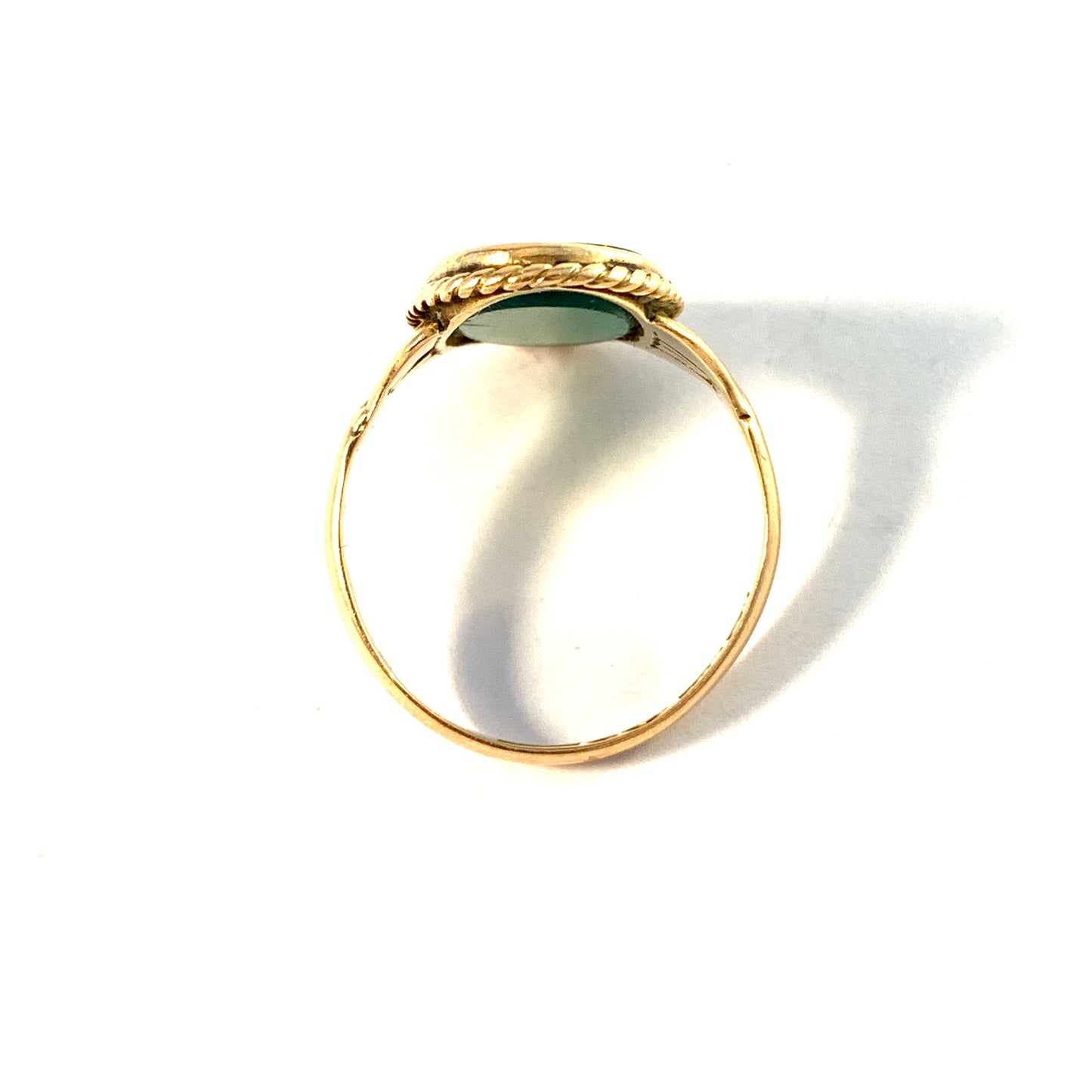 Hugo Olsson, Sweden 1936. 18k Gold Forest Green Paste Stone Ring.