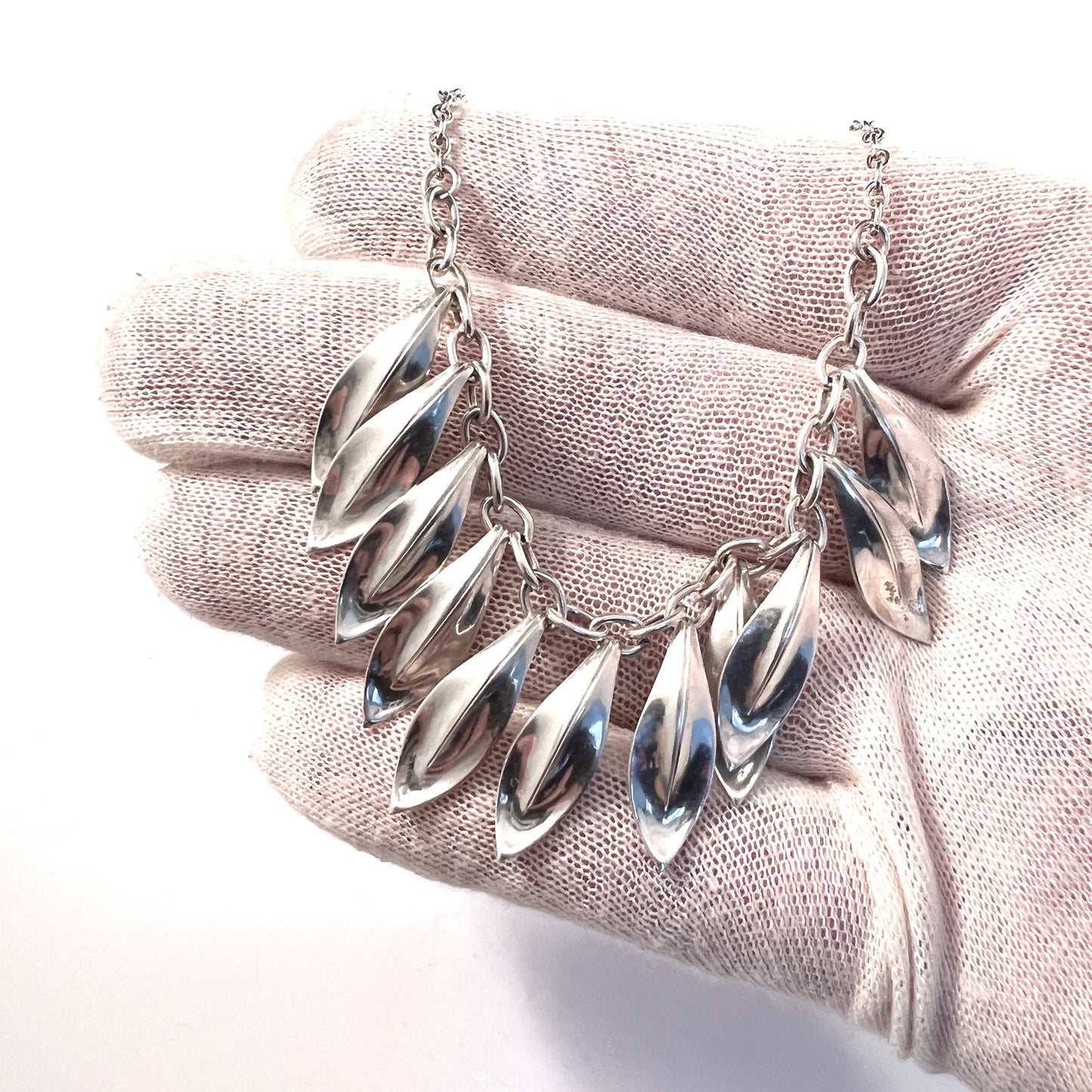 Sweden, Vintage c 1950s. Solid Silver Necklace.