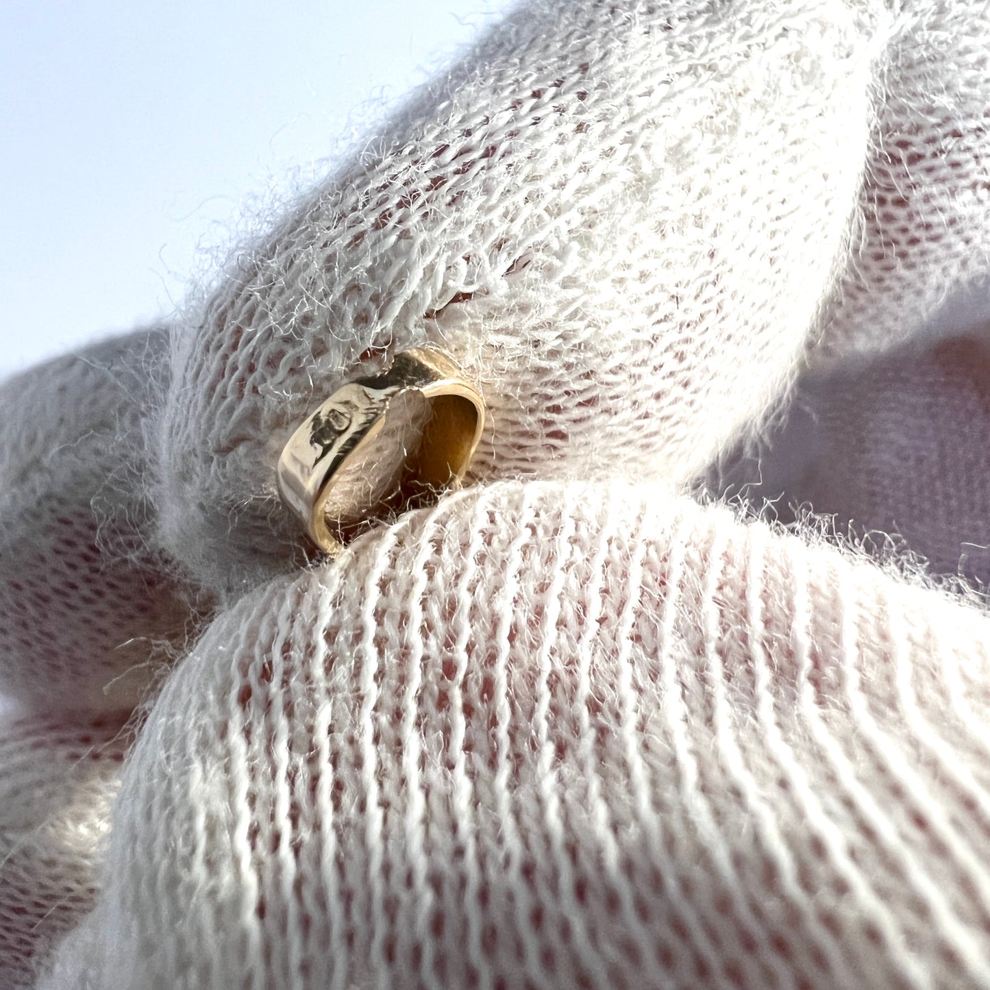 Bengt Hallberg, Sweden 1975. Vintage 18k Gold rock Crystal Pendant.