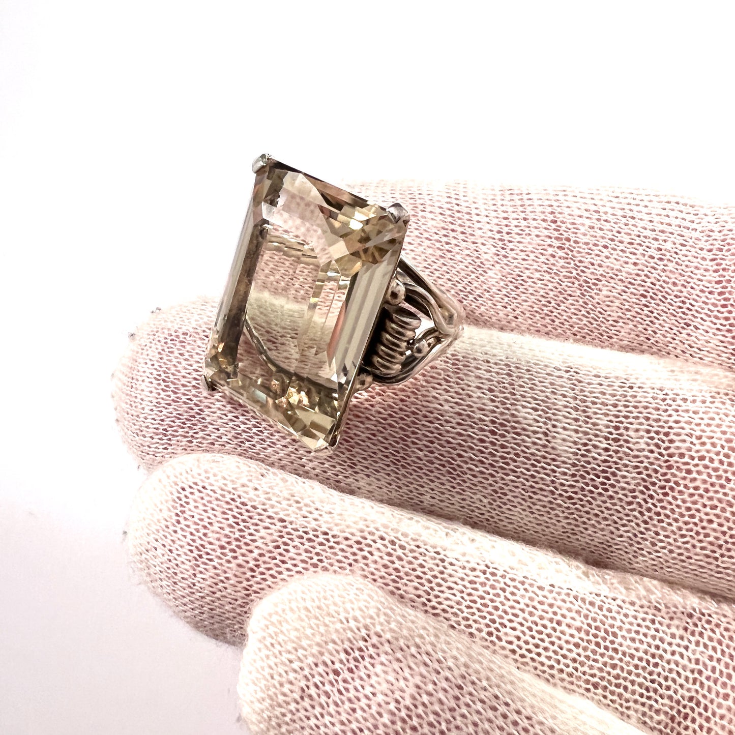 Vintage c 1940s. Sterling Silver Large Quartz Cocktail Ring.