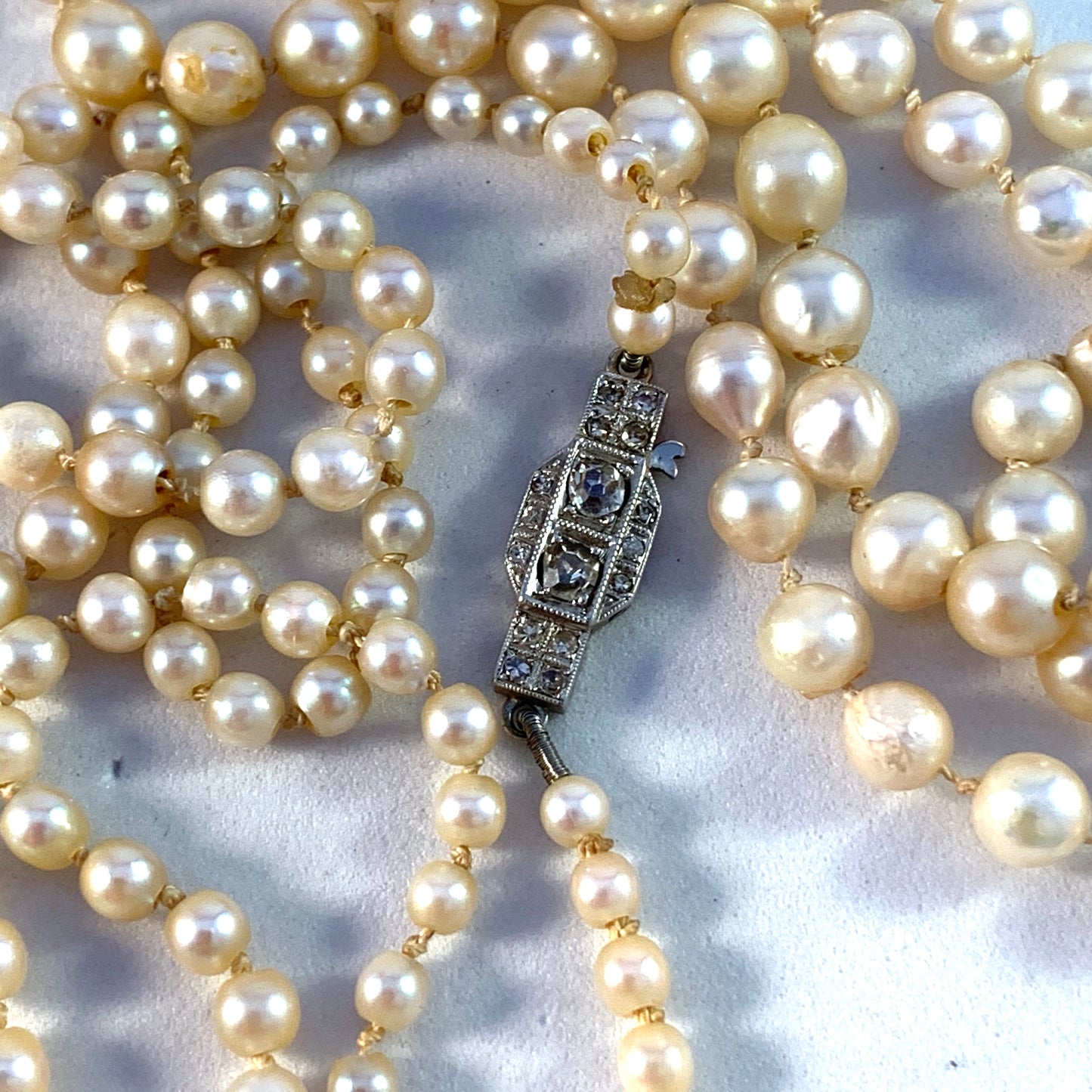 G Dahlgren Sweden 1940. 18k Gold Diamond Clasp Pearl. 39.5in