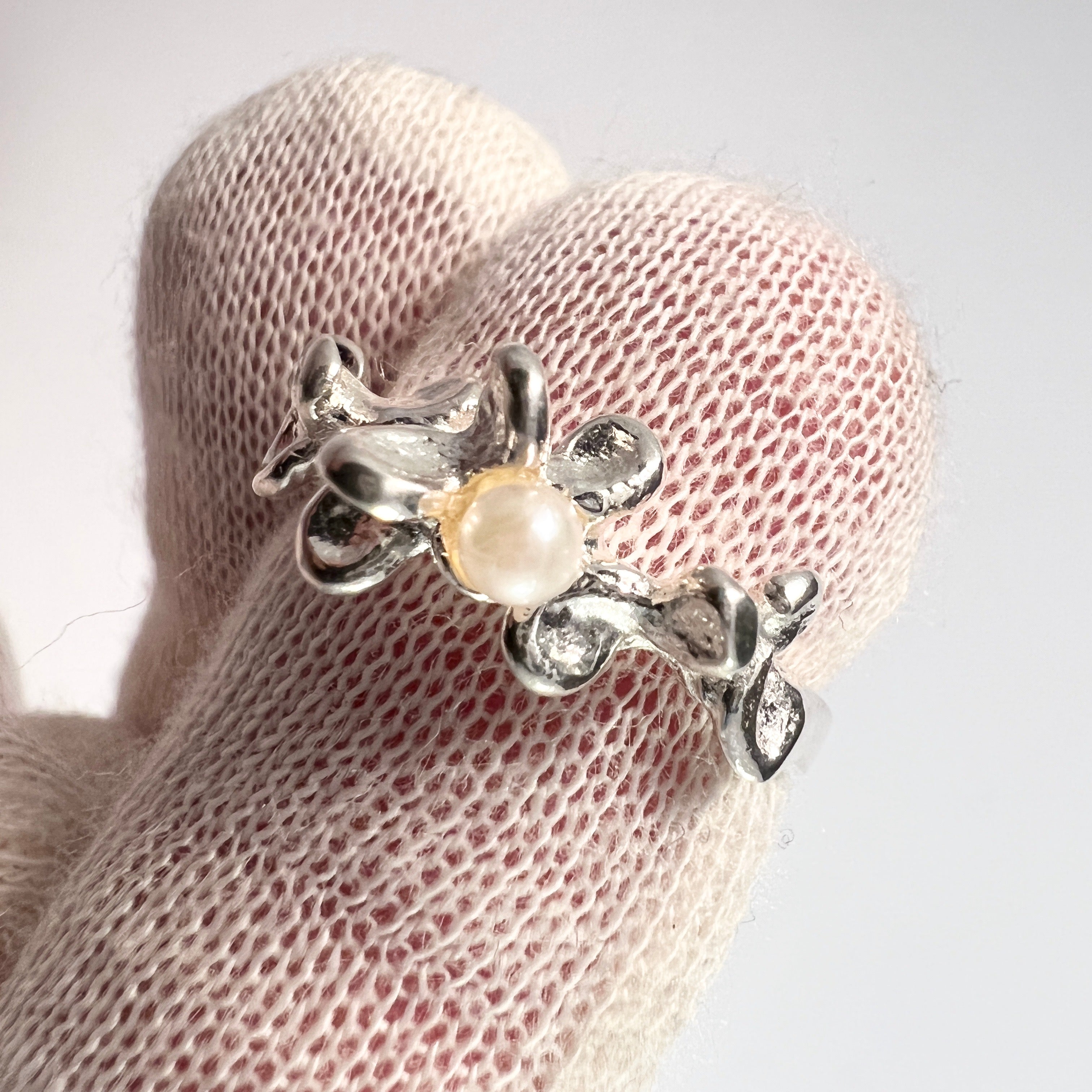 Kultasepat Salovaara, Finland. Vintage Sterling Silver Cultured Pearl Ring.