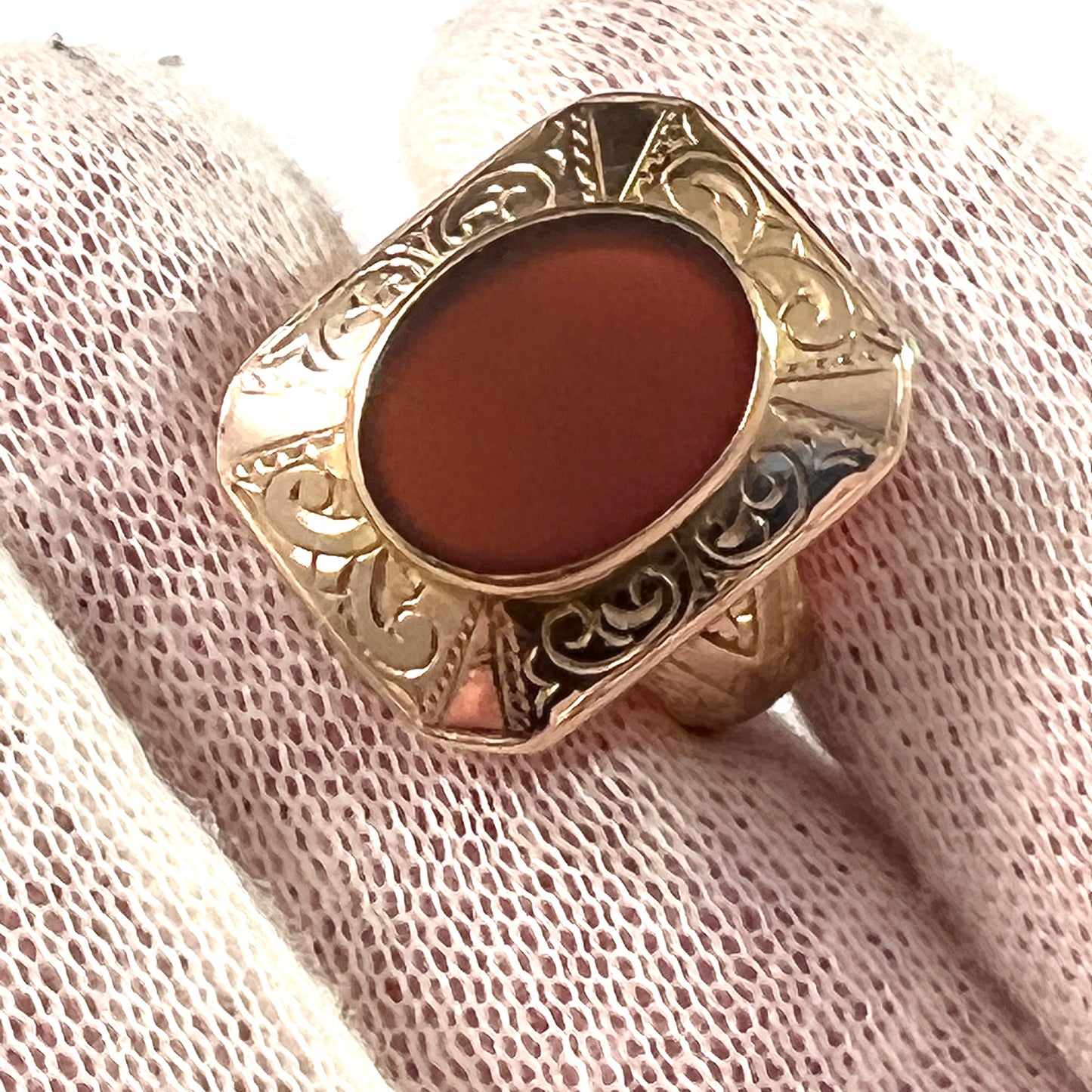 Sweden. Antique Victorian 18k Gold Carnelian Ring.