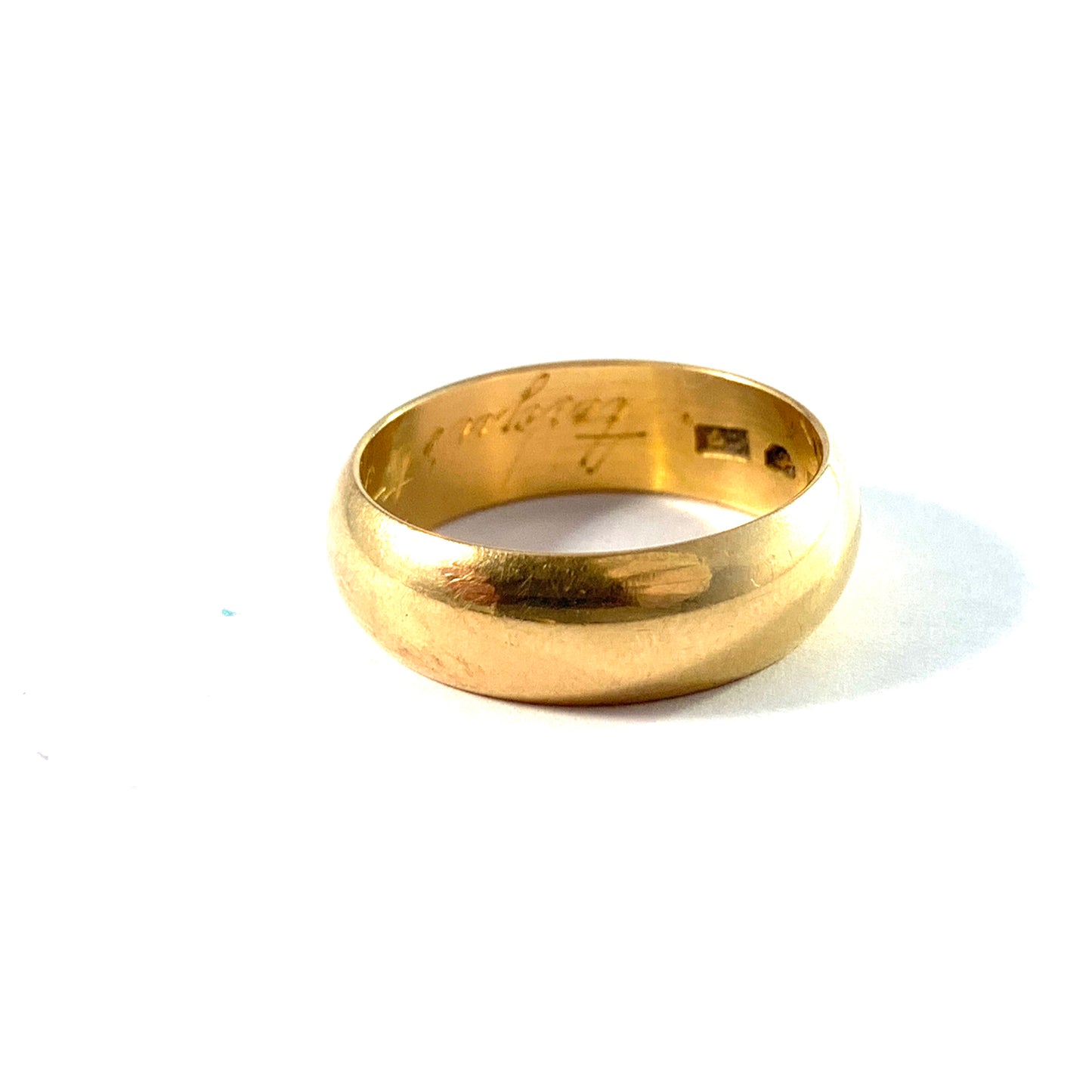 A Landsort, Sweden year 1908. Antique 18k Gold Wedding Band Ring.