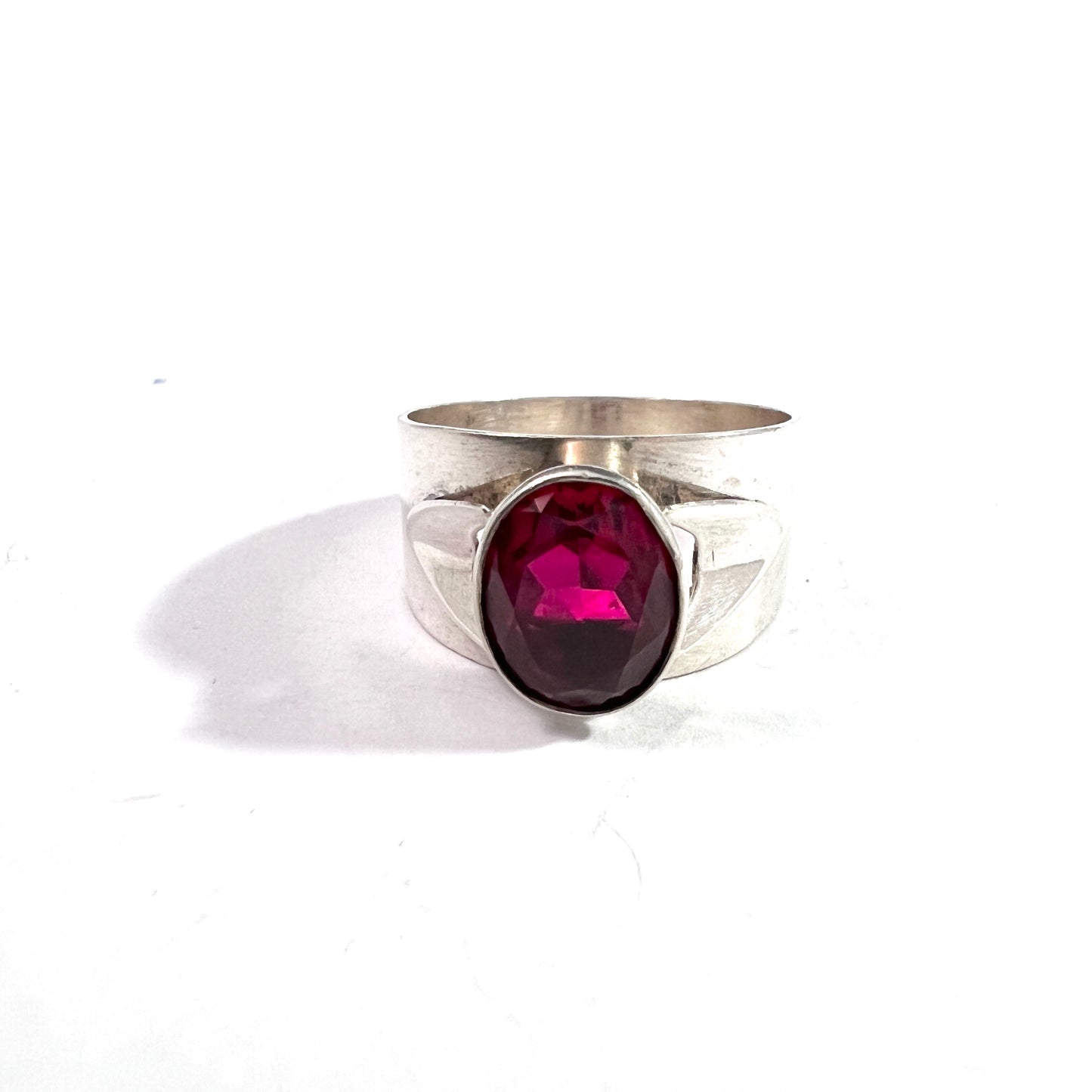 Pentti Lehtisalo, Finland 1971. Vintage Solid Silver Synthetic Ruby Ring.