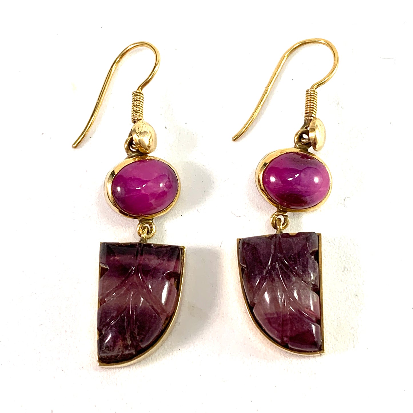 Vintage 14k Gold Pink Star Sapphire Carved Amethyst Dangle Earrings.