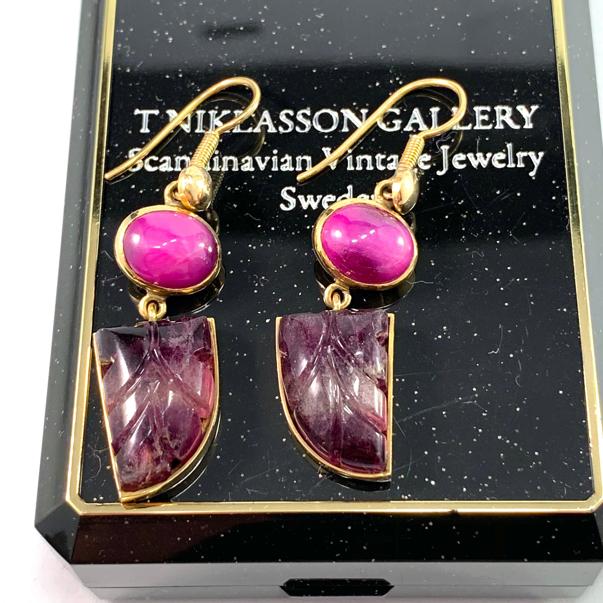 Vintage 14k Gold Pink Star Sapphire Carved Amethyst Dangle