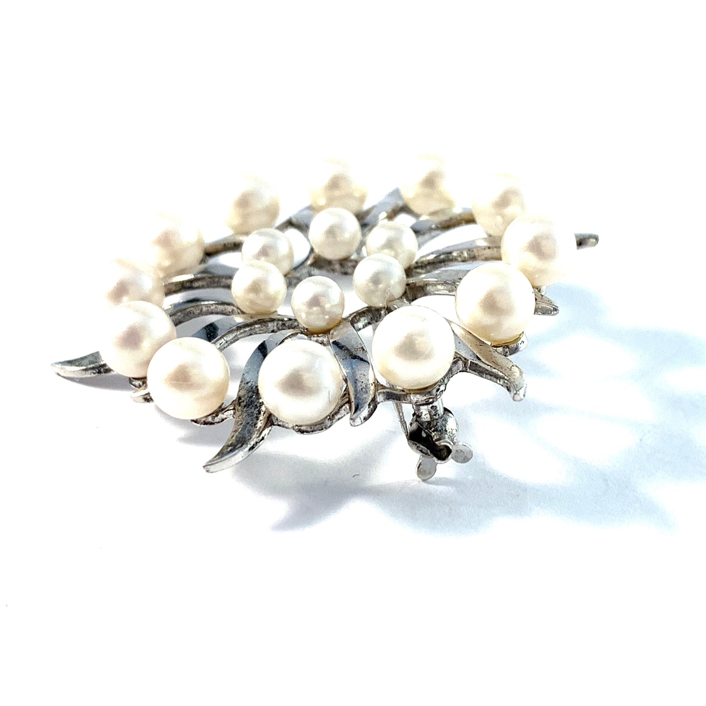 Mikimoto, Japan Vintage Sterling Silver Cultured Pearl Brooch.